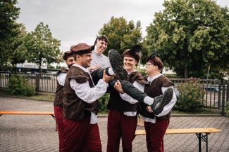 Social Recruiting Kampagne Jung Verpackung